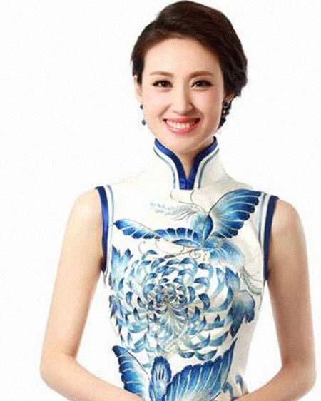 主持照片,主持人的魅力瞬间