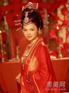 藏族第一美女明星图片,惊艳亮相，魅力四溢